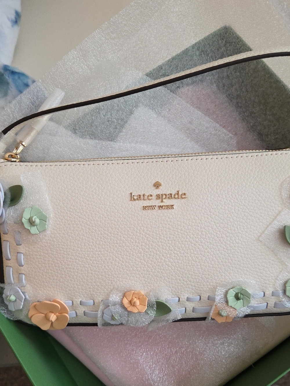 NWT kate spade Cream Leather Shoulder Bag with Pastel Floral Accents